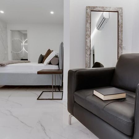 Caralis Suites Rooms Каляри Екстериор снимка
