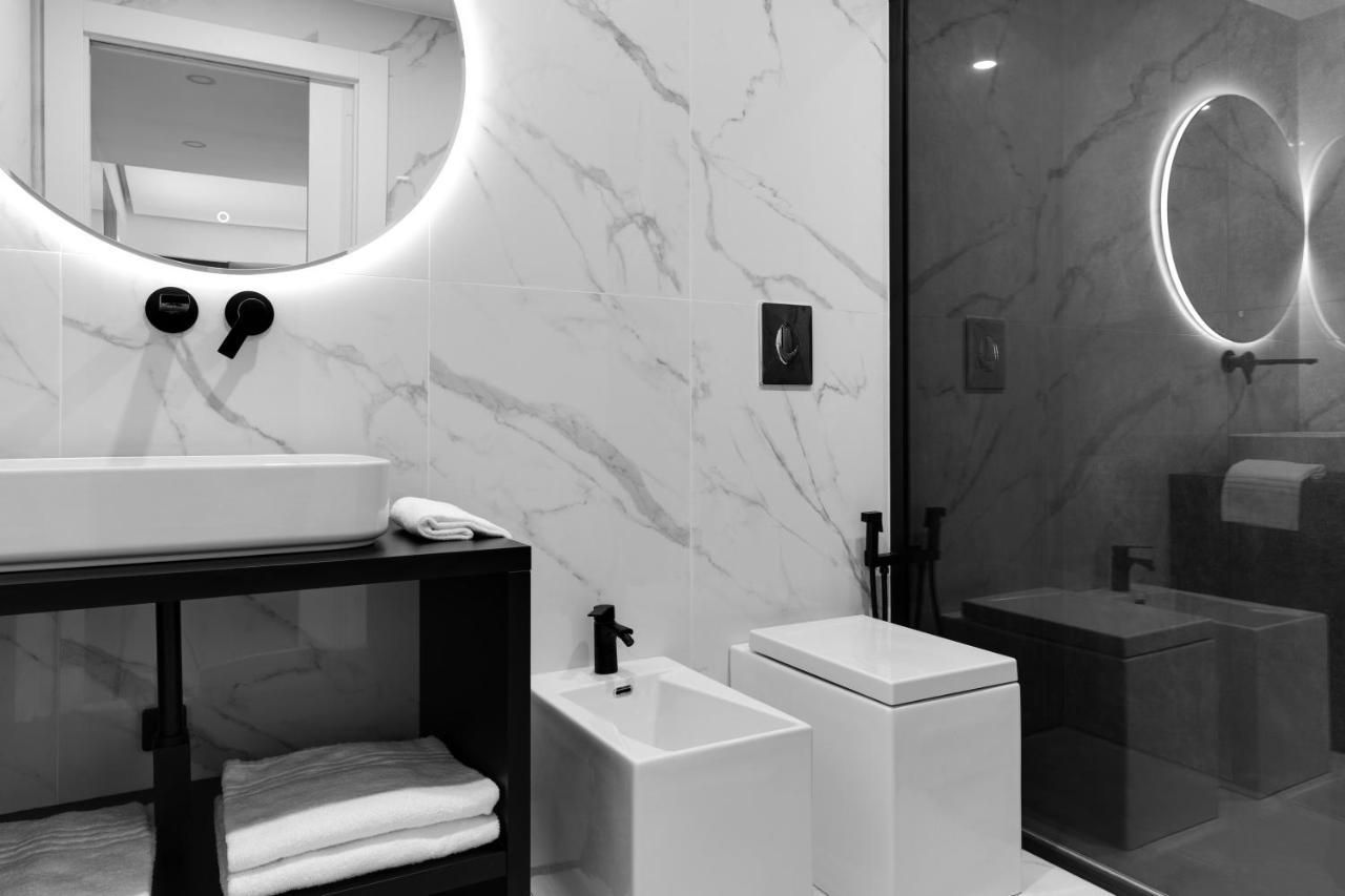 Caralis Suites Rooms Каляри Екстериор снимка